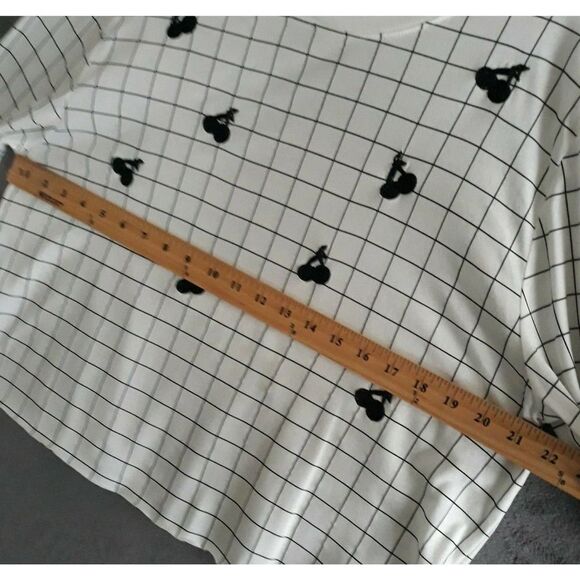 Carbon Copy Cropped Top Womens Large White Embroidered Cherries Black Stripes - Picture 6 of 8